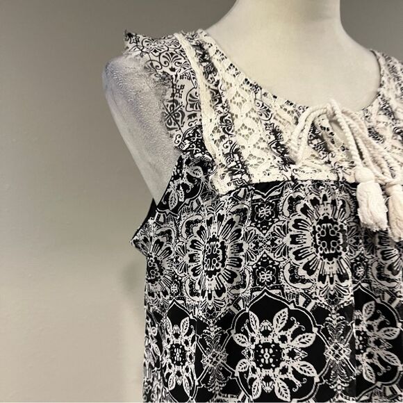 Xhilaration sleeveless a-line mini dress with lace details size‎ large - Picture 4 of 13